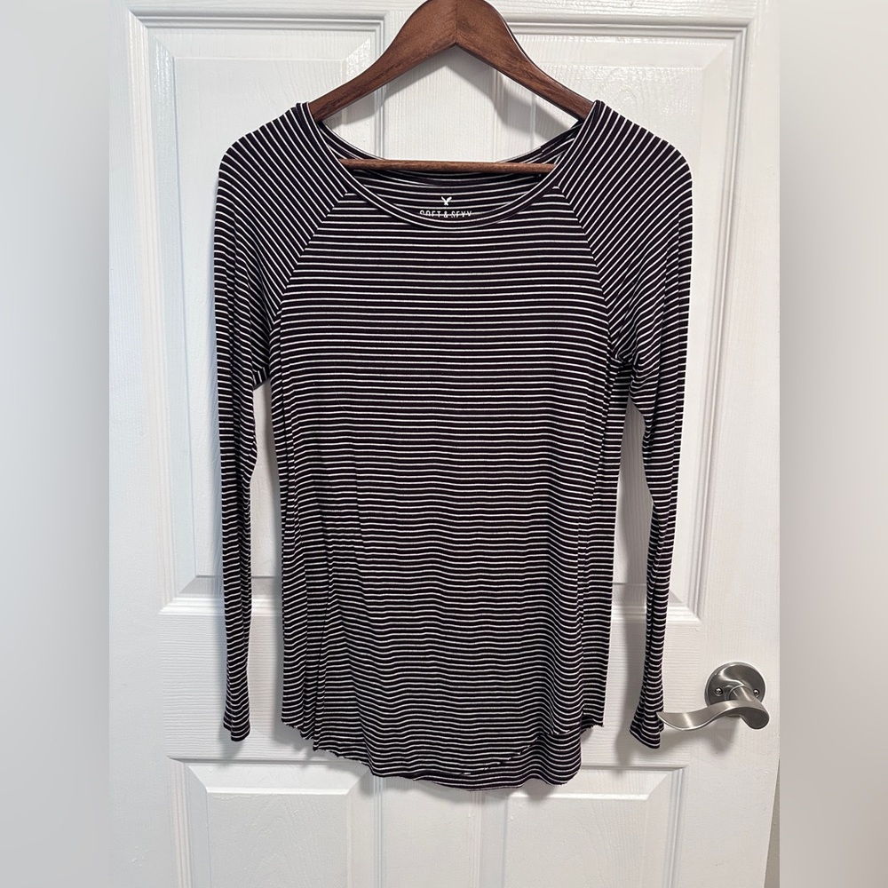 American Eagle Soft & Sexy Long Sleeve Shirt
